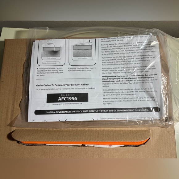 Genuine Brand Uncle Milton Ant Canyon ant farm. 5 piece set.Ages 6+ learning toy - Picture 4 of 8